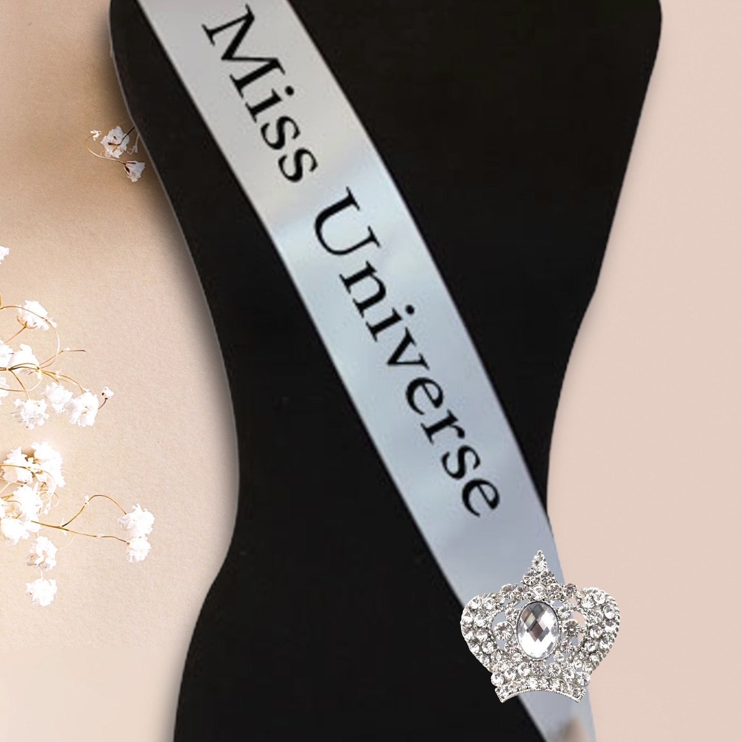 Magnetic number or sash holder for pageants